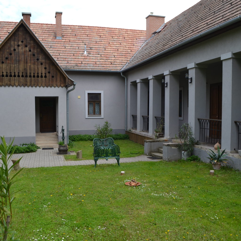 Bagolyvár Apartman